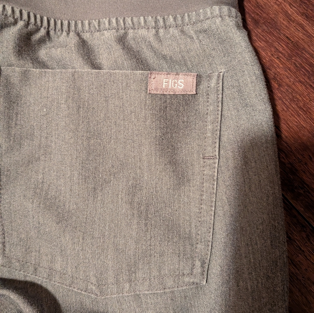 Woman's Figs Technical Collection - Picture 7 of 10